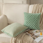 Lot de 2 housses de coussin en fausse fourrure vert sauge 40 x 40 cm